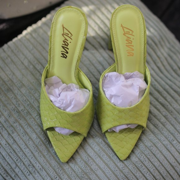 NWT Light Green Snake Print Pointed High Heel Sandals - Picture 4 of 9